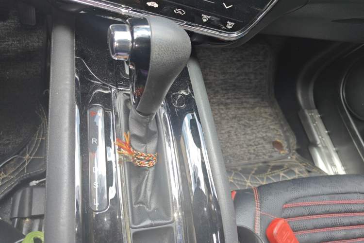 Used Honda Vezel 2019 220 TURBO CVT Luxury Edition China V Emission Standard Gear Lever