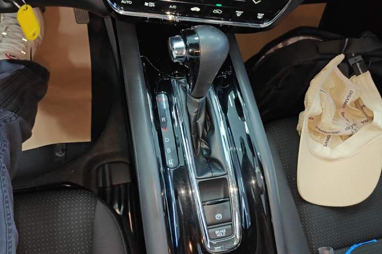 Used Honda Vezel 2019 220 TURBO CVT Elite Edition China VI Gear Lever
