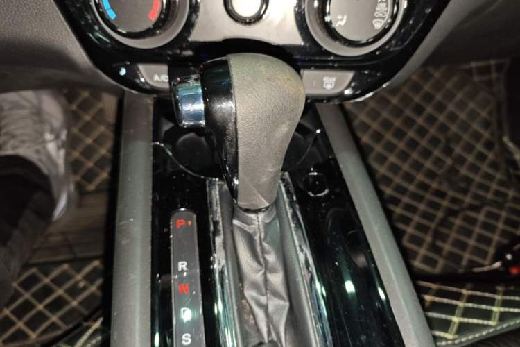Used Honda Vezel 2019 1.5L CVT Pioneer Edition China VI Gear Lever
