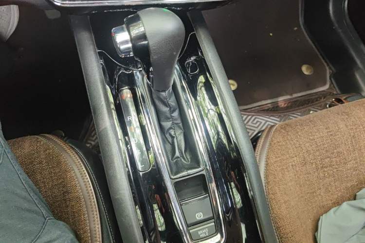 Used Honda Vezel 2019 220 TURBO CVT Luxury Edition China VI Gear Lever