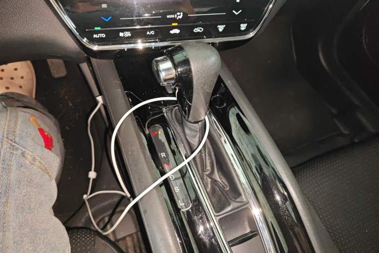 Used Honda Vezel 2019 220 TURBO CVT Elite Edition China VI Gear Lever