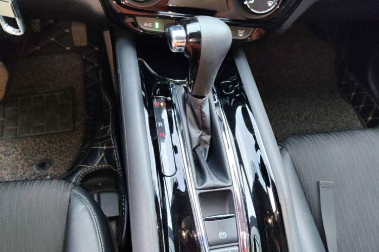 Used Honda Vezel 2019 1.5L CVT Pioneer Edition China V Gear Lever