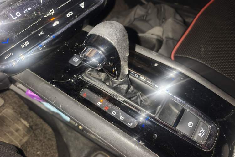 Used Honda Vezel 2019 220 TURBO CVT Luxury Edition China V Emission Standard Gear Lever