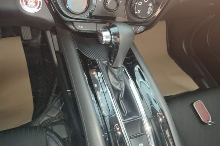Used Honda Vezel 2019 1.5L CVT Luxury Model China VI Gear Lever
