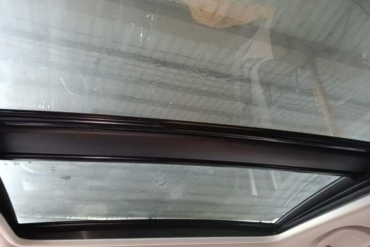 Used Honda Vezel 2019 1.5L CVT Luxury Model China VI Headliner