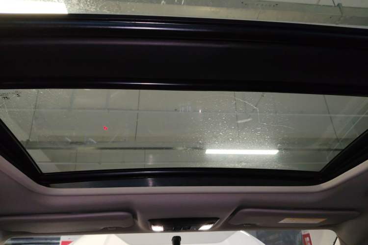 Used Honda Vezel 2019 1.5L CVT Luxury Model China V Headliner