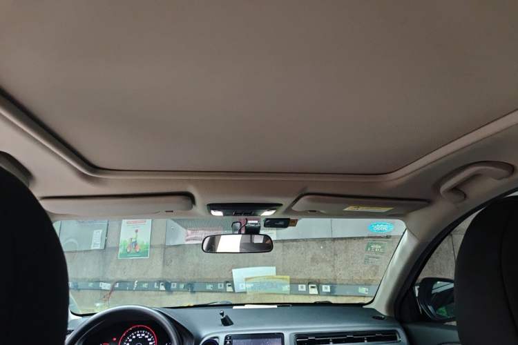 Used Honda Vezel 2019 220 TURBO CVT Luxury Edition China VI Headliner