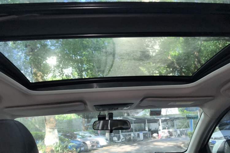 Used Honda Vezel 2019 1.5L CVT Luxury Model China VI Headliner