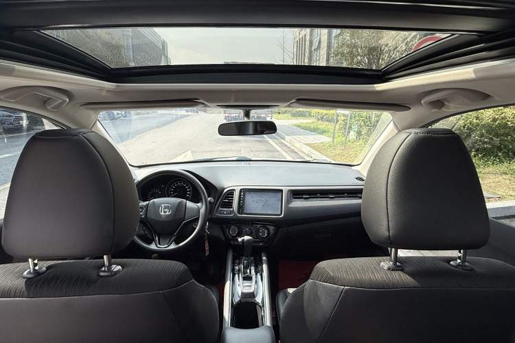 Used Honda Vezel 2019 1.5L CVT Pioneer Edition China V Interior 2