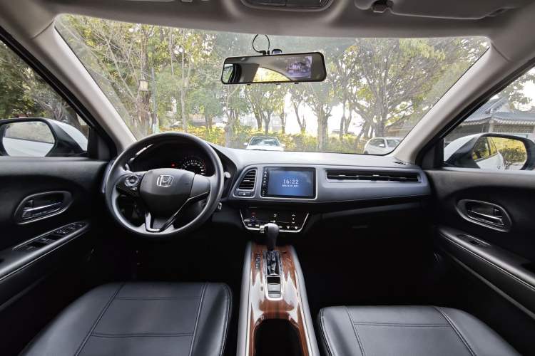 Used Honda Vezel 2019 220 TURBO CVT Elite Edition China VI Interior 2