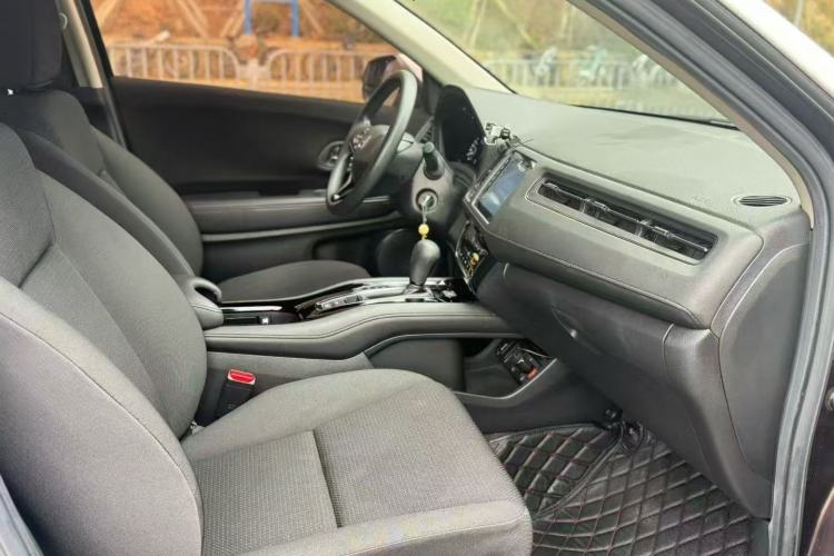 Used Honda Vezel 2019 220 TURBO CVT Elite Edition China VI Interior 2