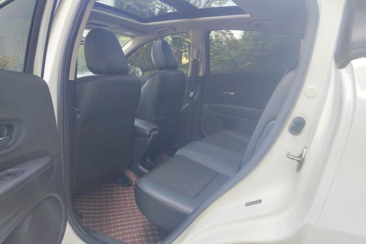 Used Honda Vezel 2019 1.5L CVT Pioneer Edition China VI Interior 3