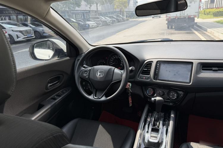 Used Honda Vezel 2019 1.5L CVT Pioneer Edition China V Interior 3