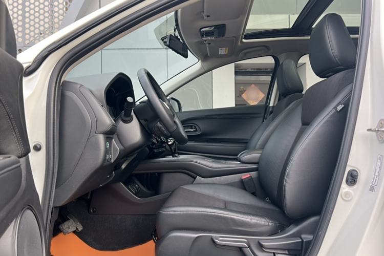 Used Honda Vezel 2019 1.5L CVT Pioneer Edition China V Interior 3