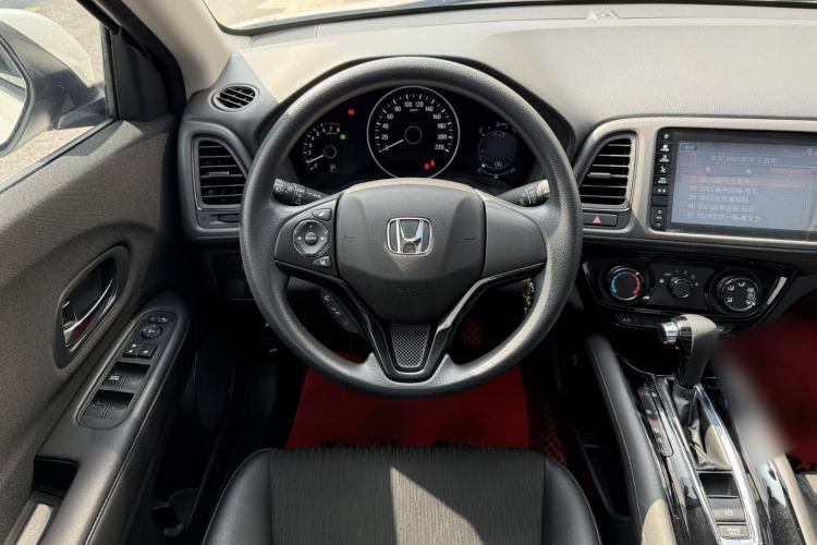 Used Honda Vezel 2019 1.5L CVT Pioneer Edition China V Interior 4