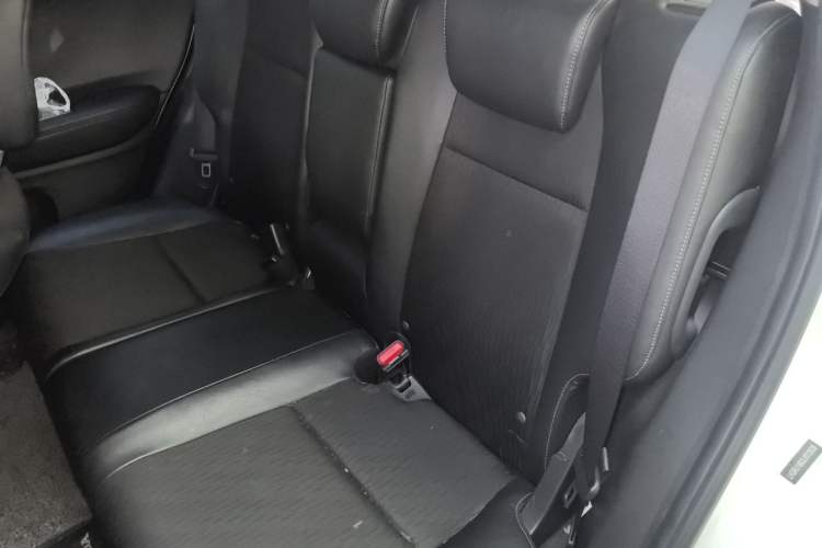 Used Honda Vezel 2019 1.5L CVT Luxury Model China VI Interior 4