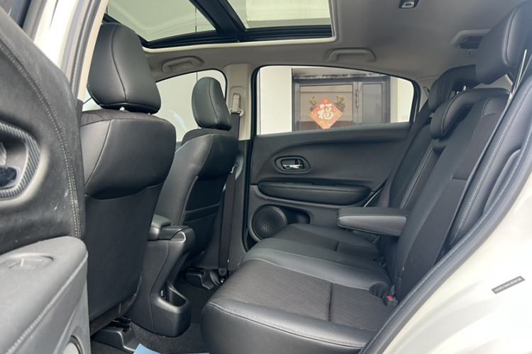 Used Honda Vezel 2019 1.5L CVT Pioneer Edition China V Interior 5
