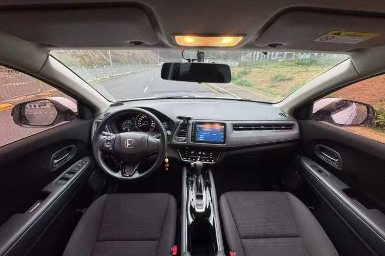 Used Honda Vezel 2019 220 TURBO CVT Elite Edition China VI Interior 5