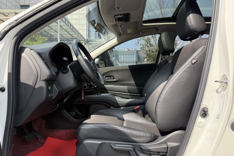 Used Honda Vezel 2019 1.5L CVT Pioneer Edition China V Interior 6