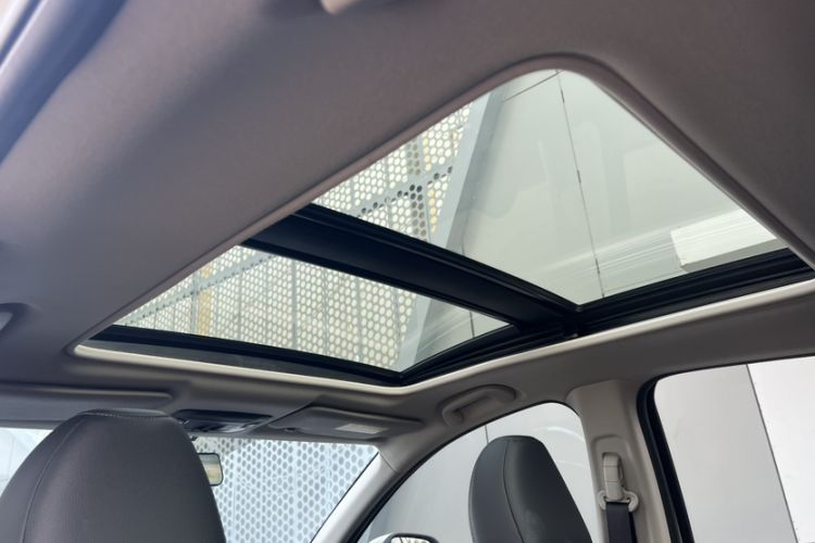 Used Honda Vezel 2019 1.5L CVT Pioneer Edition China V Interior 6