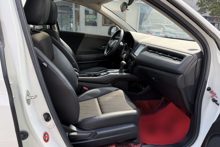 Used Honda Vezel 2019 1.5L CVT Pioneer Edition China V Interior 8