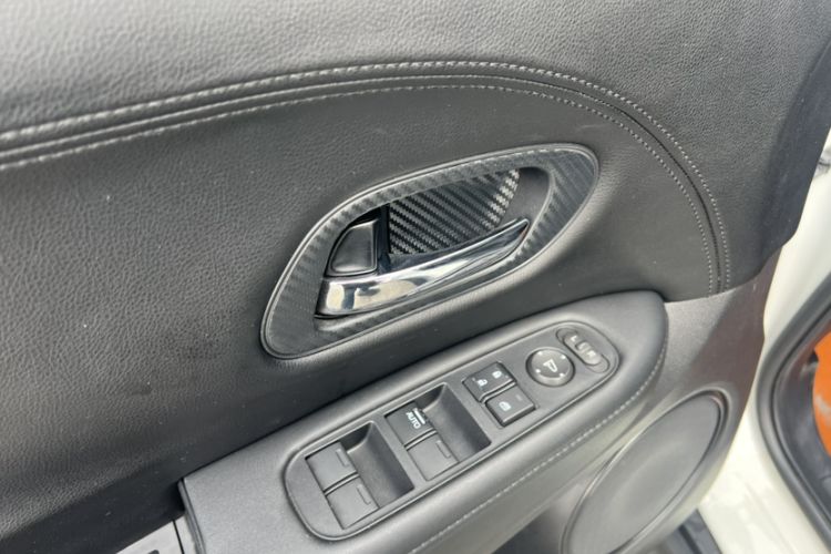 Used Honda Vezel 2019 1.5L CVT Pioneer Edition China V Interior 9