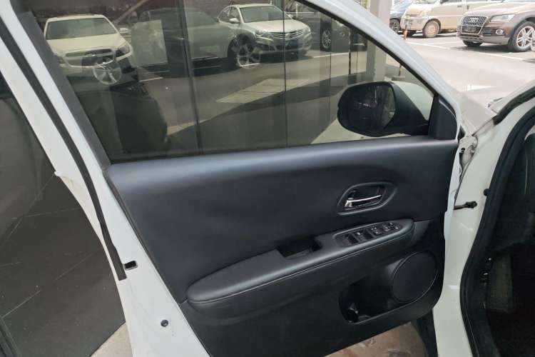 Used Honda Vezel 2019 220 TURBO CVT Elite Edition China VI Left Front Door Interior