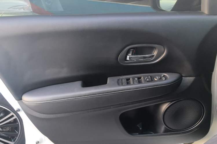 Used Honda Vezel 2019 220 TURBO CVT Elite Edition China VI Left Front Door Interior