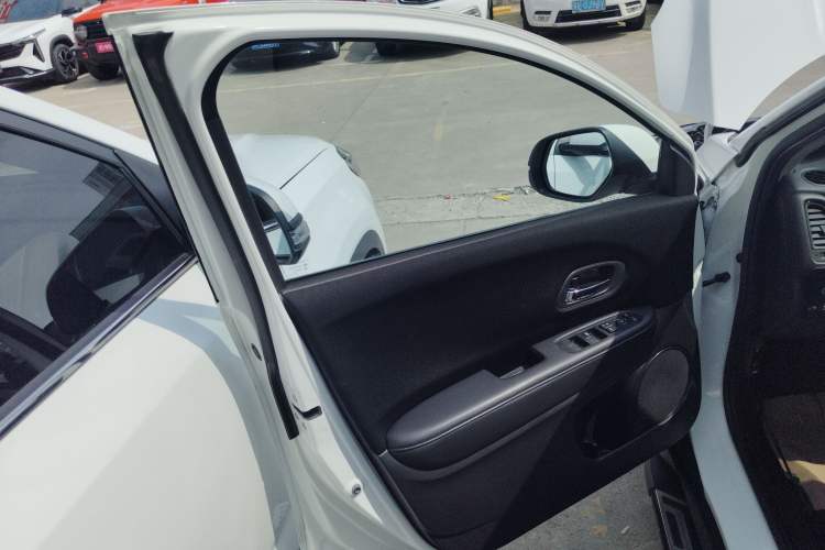 Used Honda Vezel 2019 220 TURBO CVT Elite Edition China VI Left Front Door Interior