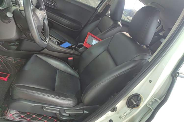 Used Honda Vezel 2019 220 TURBO CVT Elite Edition China VI Left Front Seat