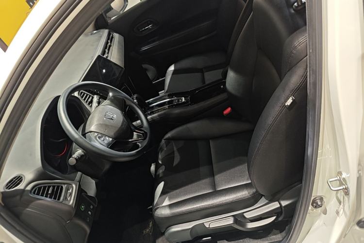 Used Honda Vezel 2019 220 TURBO CVT Elite Edition China VI Left Front Seat