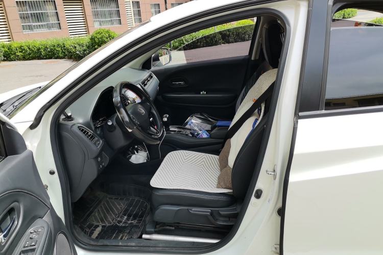 Used Honda Vezel 2019 220 TURBO CVT Luxury Edition China VI Left Front Seat