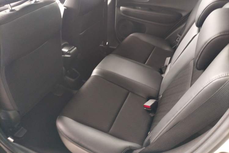 Used Honda Vezel 2019 220 TURBO CVT Luxury Edition China VI Left Rear Seat