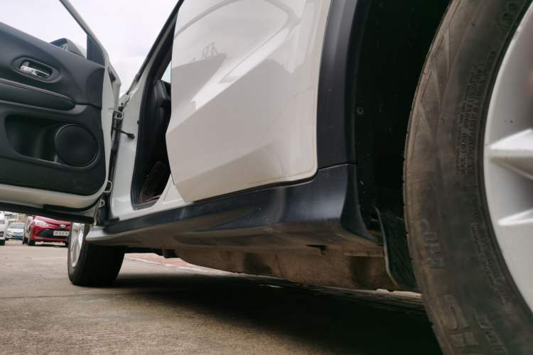 Used Honda Vezel 2019 1.5L CVT Pioneer Edition China VI Left Side Sill