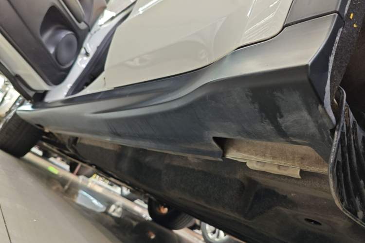 Used Honda Vezel 2019 220 TURBO CVT Elite Version China V Emission Standard Left Side Sill
