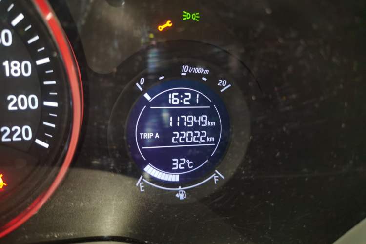 Used Honda Vezel 2019 220 TURBO CVT Elite Edition China VI Odometer Close Up