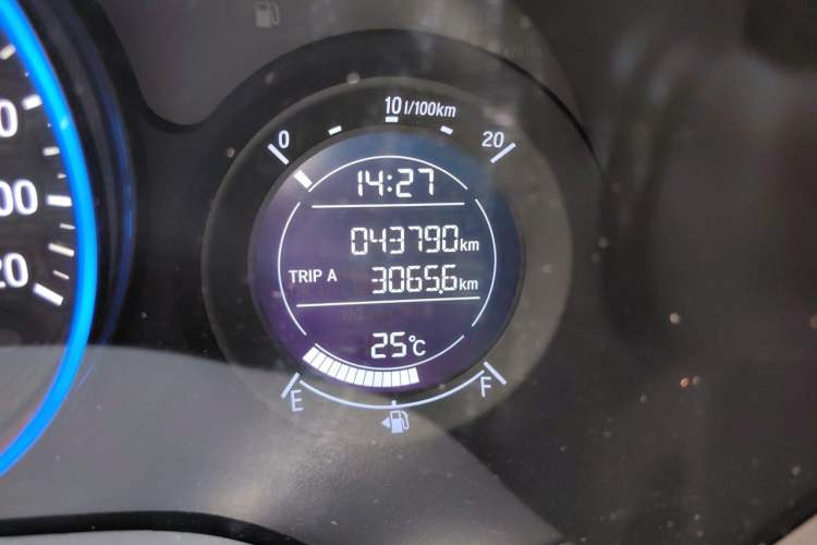 Used Honda Vezel 2019 1.5L CVT Pioneer Edition China VI Odometer Close Up