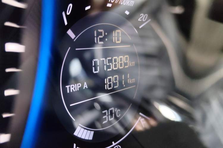 Used Honda Vezel 2019 1.5L CVT Pioneer Edition China V Odometer Close Up