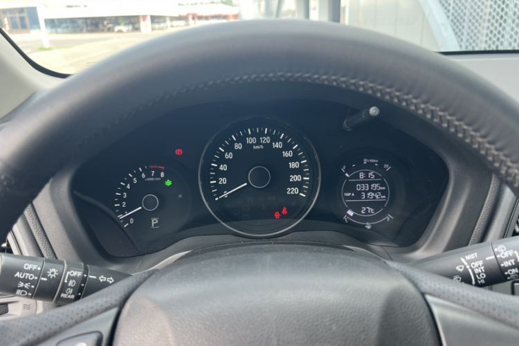 Used Honda Vezel 2019 1.5L CVT Pioneer Edition China V Odometer Close Up