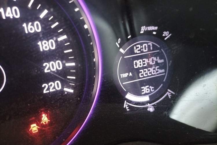 Used Honda Vezel 2019 220 TURBO CVT Elite Edition China VI Odometer Close Up
