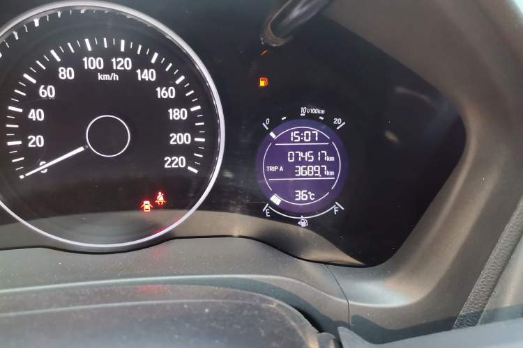 Used Honda Vezel 2019 220 TURBO CVT Elite Edition China VI Odometer Close Up