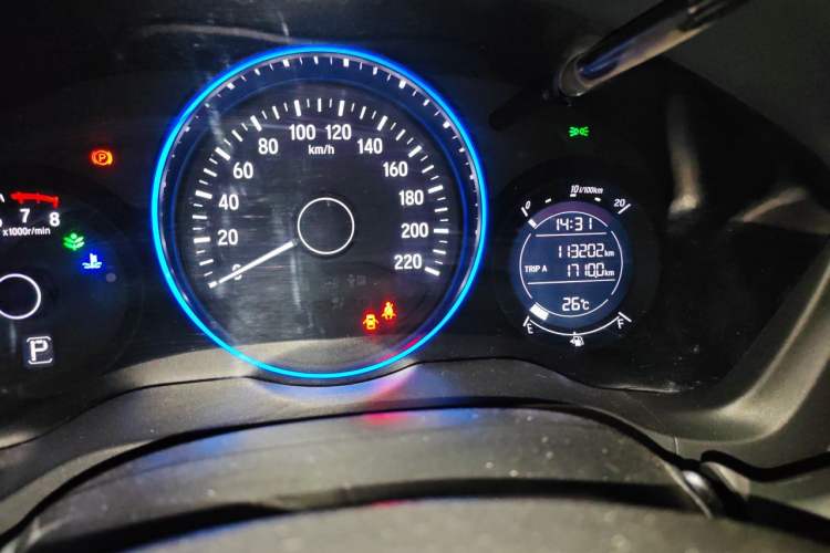 Used Honda Vezel 2019 1.5L CVT Luxury Model China VI Odometer Close Up