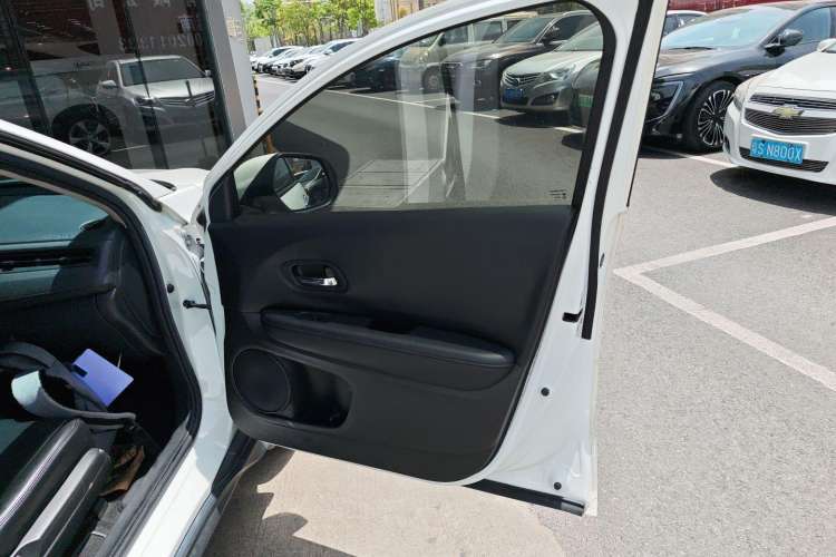 Used Honda Vezel 2019 220 TURBO CVT Elite Edition China VI Right Front Door Interior