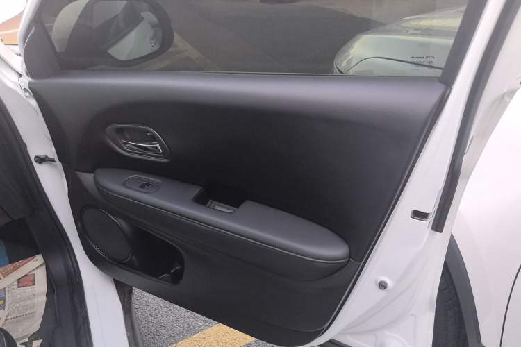 Used Honda Vezel 2019 220 TURBO CVT Elite Edition China VI Right Front Door Interior