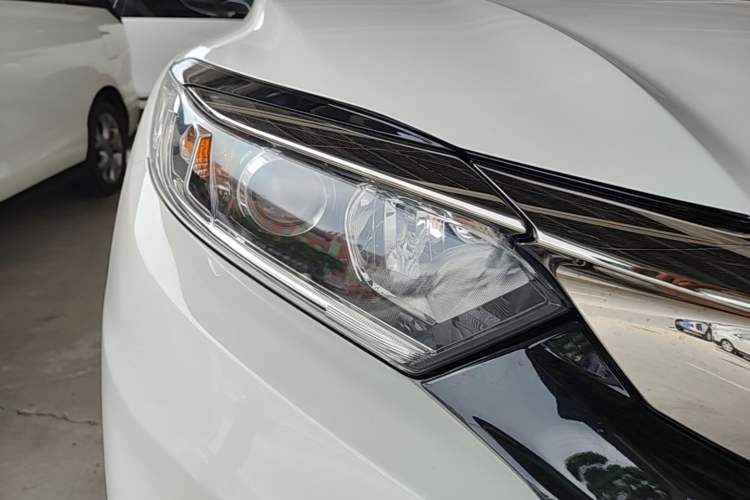 Used Honda Vezel 2019 1.5L CVT Pioneer Edition China V Right Front Headlight