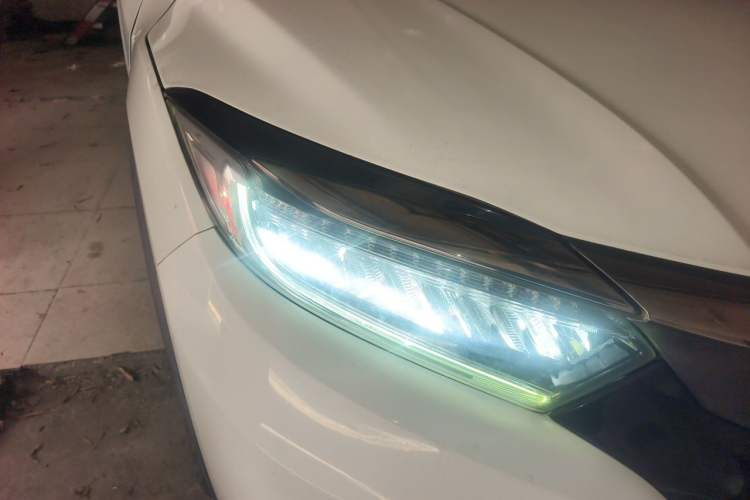 Used Honda Vezel 2019 220 TURBO CVT Luxury Edition China V Emission Standard Right Front Headlight