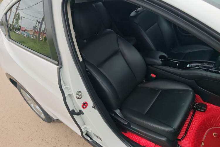 Used Honda Vezel 2019 220 TURBO CVT Elite Edition China VI Right Front Seat