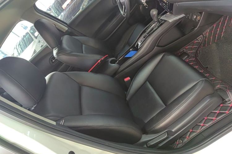 Used Honda Vezel 2019 220 TURBO CVT Elite Edition China VI Right Front Seat