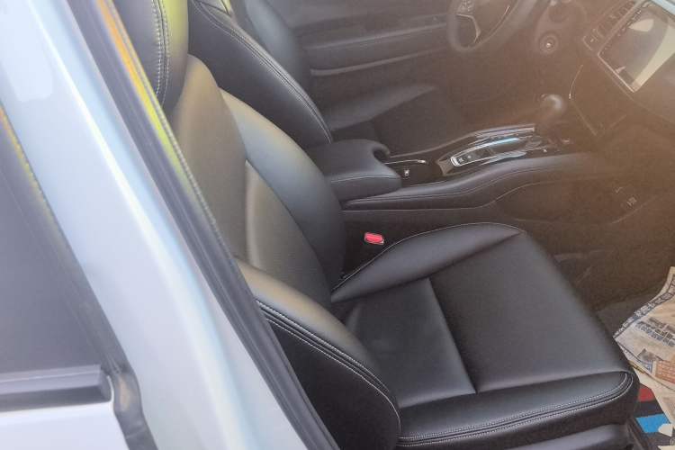 Used Honda Vezel 2019 220 TURBO CVT Elite Edition China VI Right Front Seat
