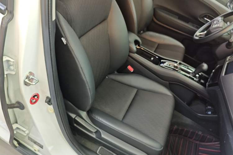 Used Honda Vezel 2019 220 TURBO CVT Elite Version China V Emission Standard Right Front Seat